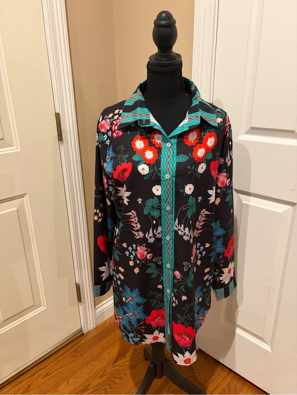 Floral Button-Front Blouse in Black and Teal